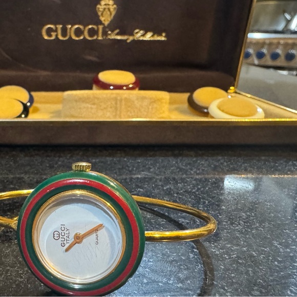 Gucci Women's Watch with bezels - Picture 12 of 13
